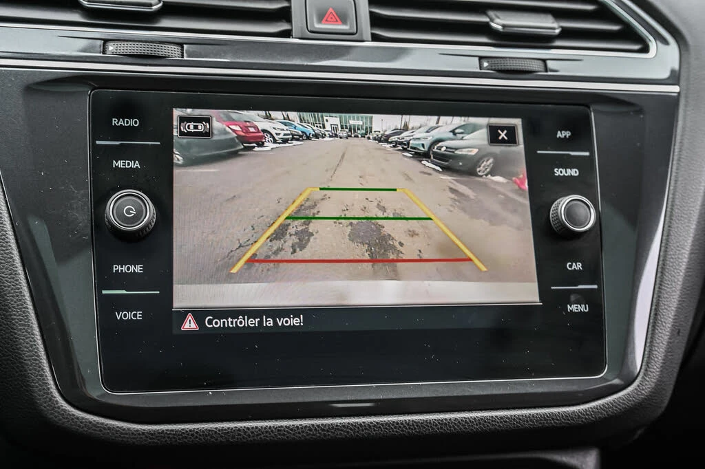 VW Tiguan * COMFORTLINE* R-LINE* BLACK* 4MOTION, снимка 12 - Автомобили и джипове - 53811182