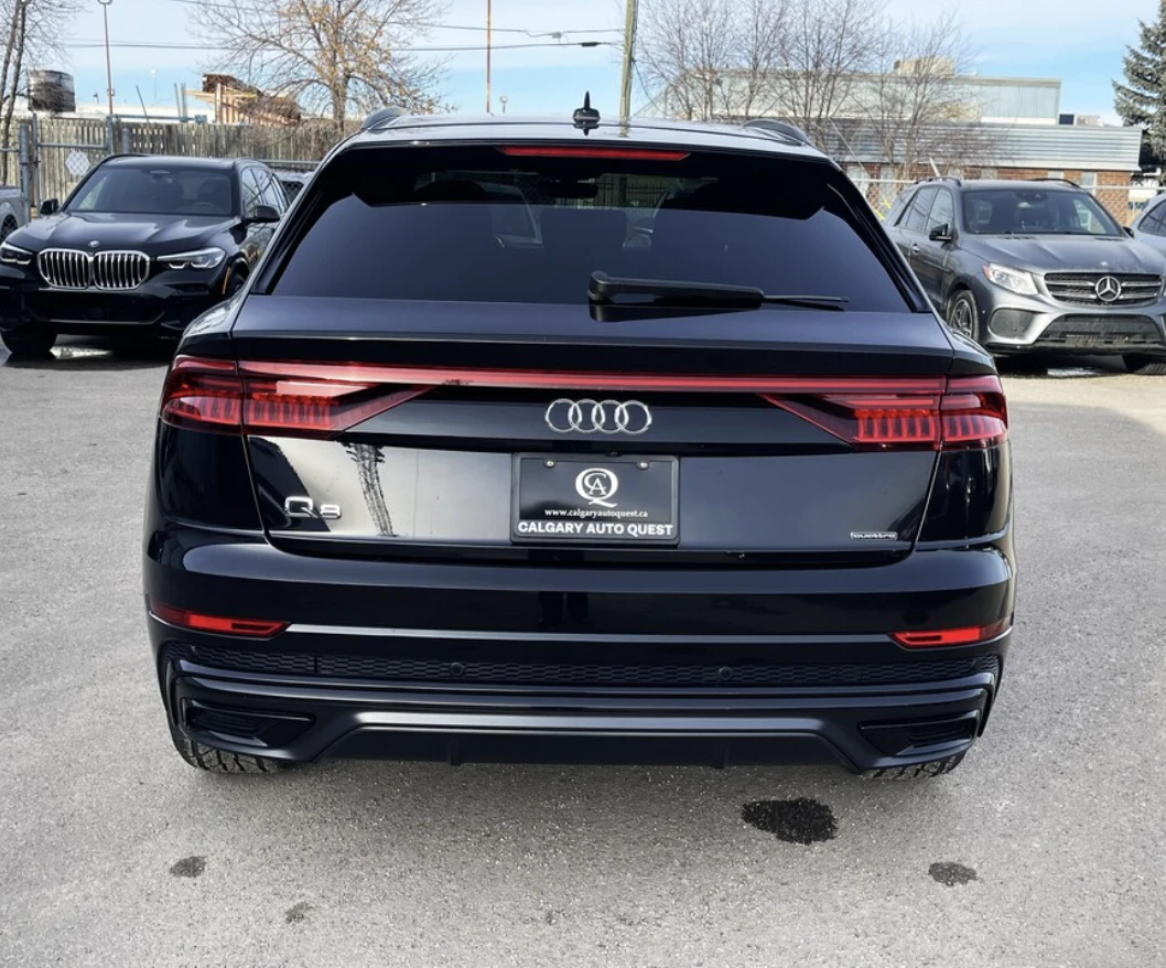 Audi Q8 55TFSI* S* LINE* ДИГИТАЛНО* ТАБЛО* ДИСТРОНИК* 360К, снимка 8 - Автомобили и джипове - 54027392