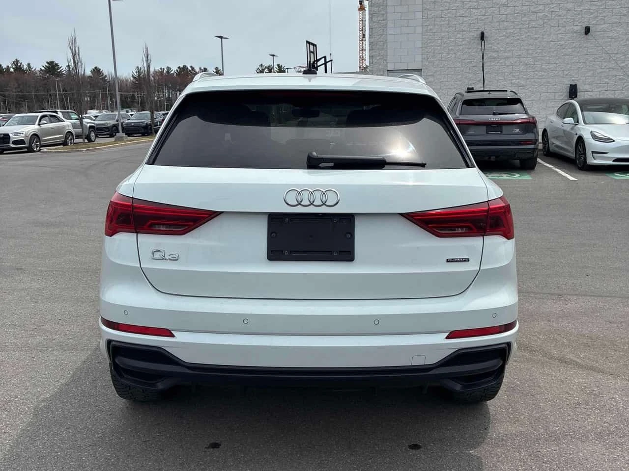 Audi Q3 * Progressiv * CARFAX * ЦЕНА ДО БГ, снимка 4 - Автомобили и джипове - 54385096