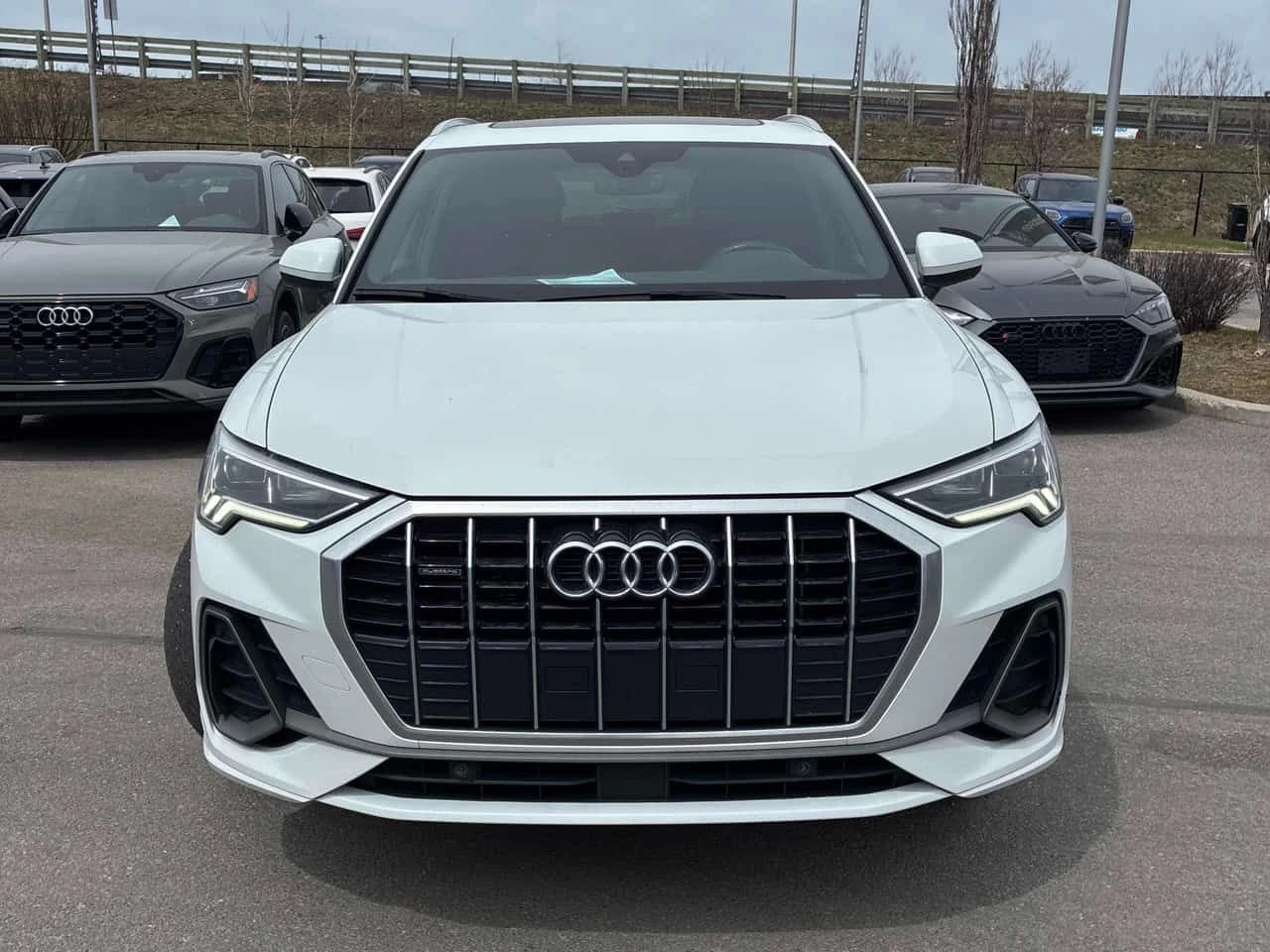 Audi Q3 * Progressiv * CARFAX * ЦЕНА ДО БГ, снимка 6 - Автомобили и джипове - 54385096