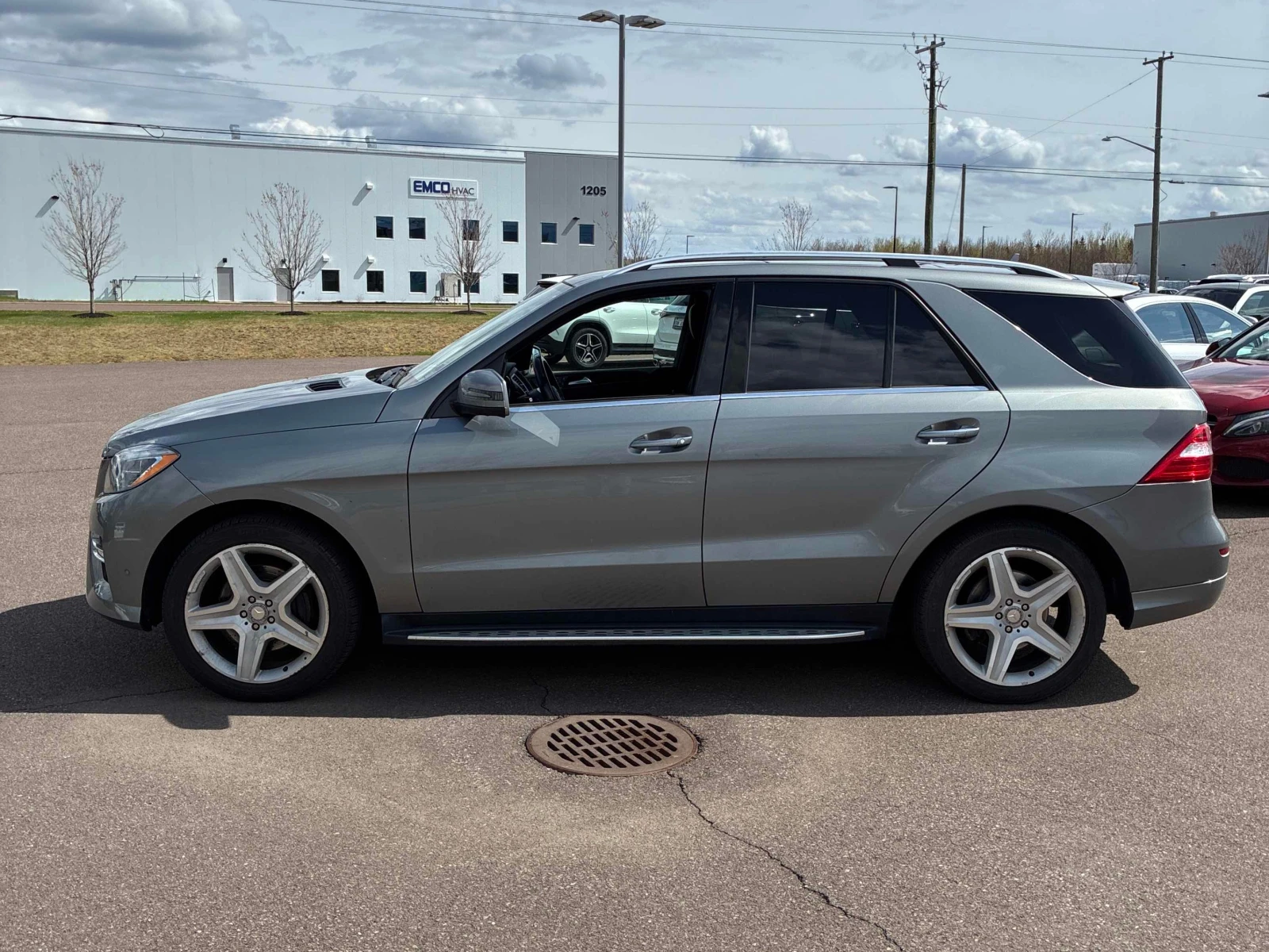 Mercedes-Benz ML 350 AMG * ПОДГРЕВ * КАМЕРА * BLIND SPOT * CARFAX * , снимка 4 - Автомобили и джипове - 54557623