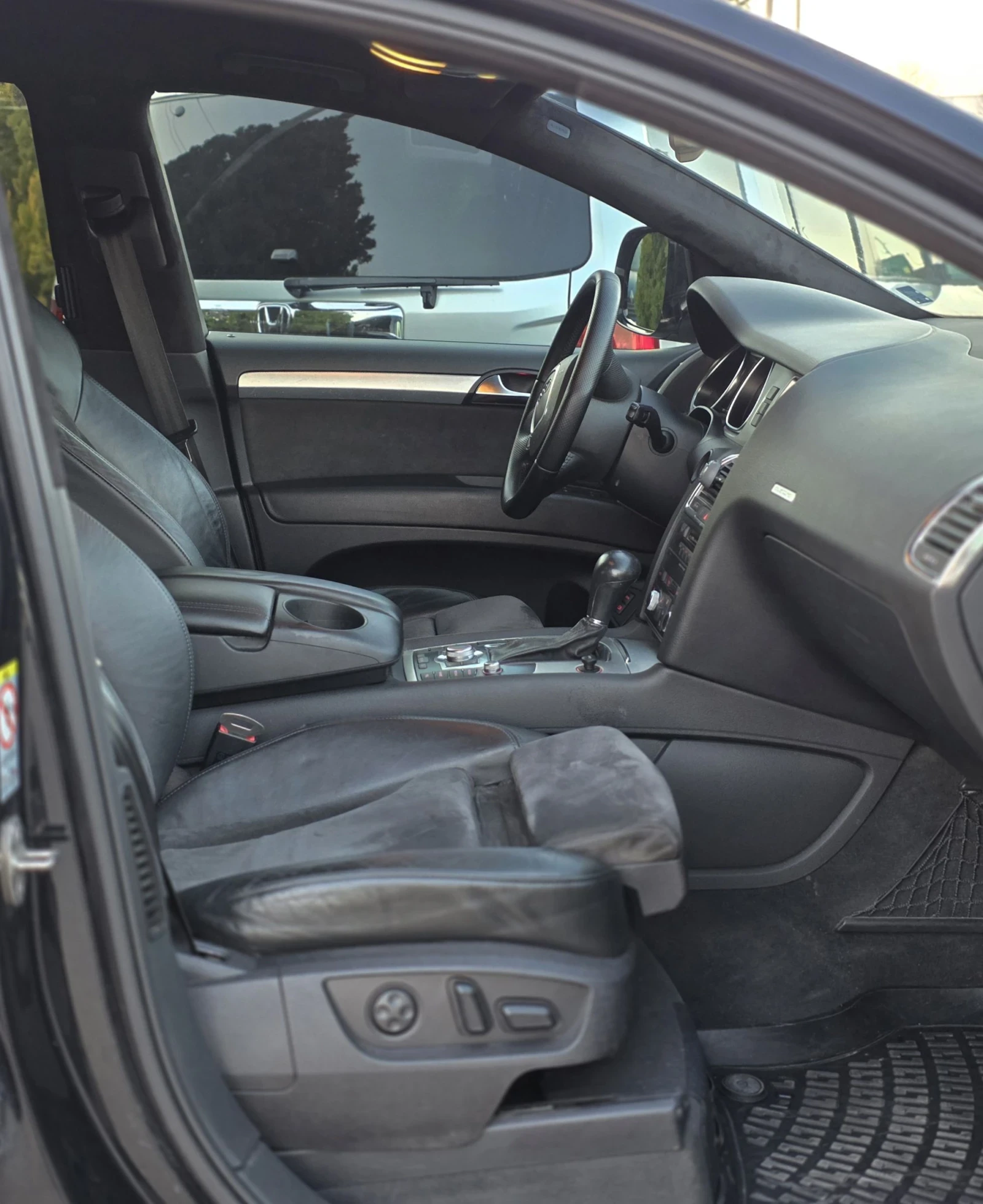 Audi Q7 6+ 1//3X* S-LINE//KEYLESS GO//QUATTRO, снимка 8 - Автомобили и джипове - 54703235