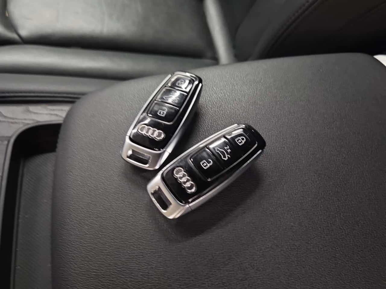 Audi Q7 * KOMFORT * CARFAX * S LINE * 2 КЛЮЧА * , снимка 8 - Автомобили и джипове - 55514748