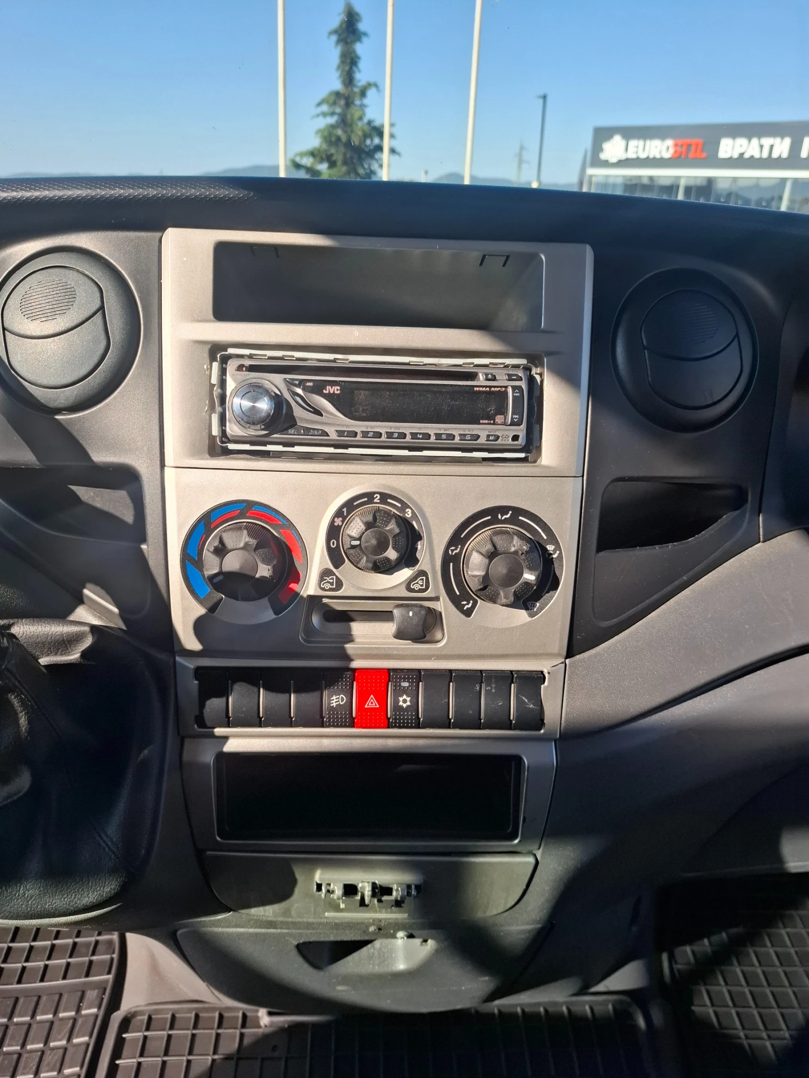 Iveco Daily До3.5т/6+ 1/Климатик, снимка 9 - Бусове и автобуси - 54814956