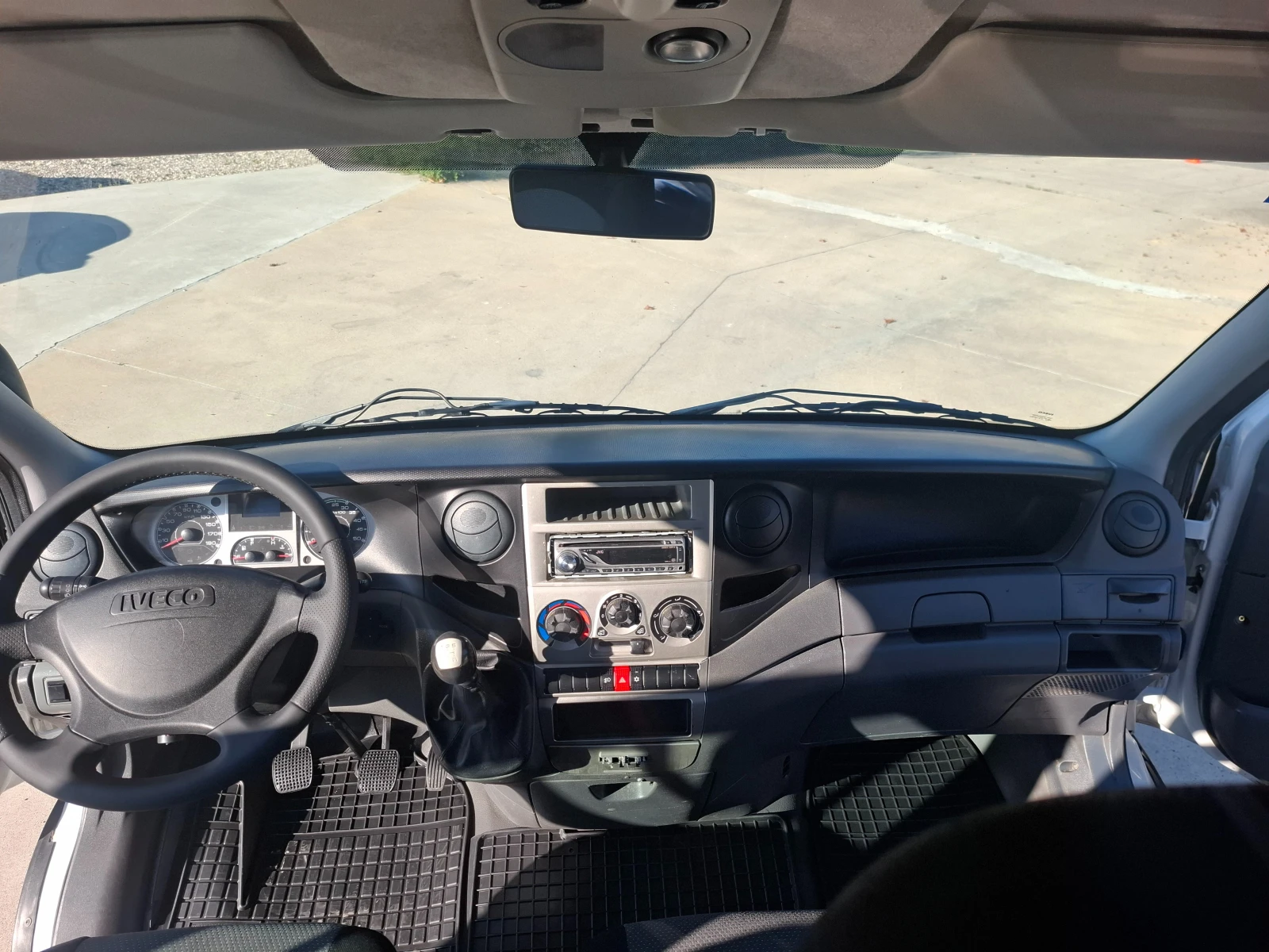 Iveco Daily До3.5т/6+ 1/Климатик, снимка 8 - Бусове и автобуси - 54814956