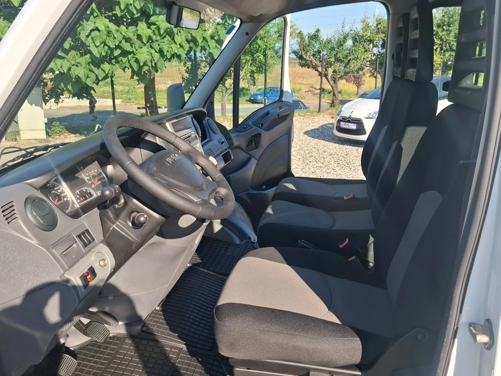 Iveco Daily До3.5т/6+ 1/Климатик, снимка 7 - Бусове и автобуси - 54814956