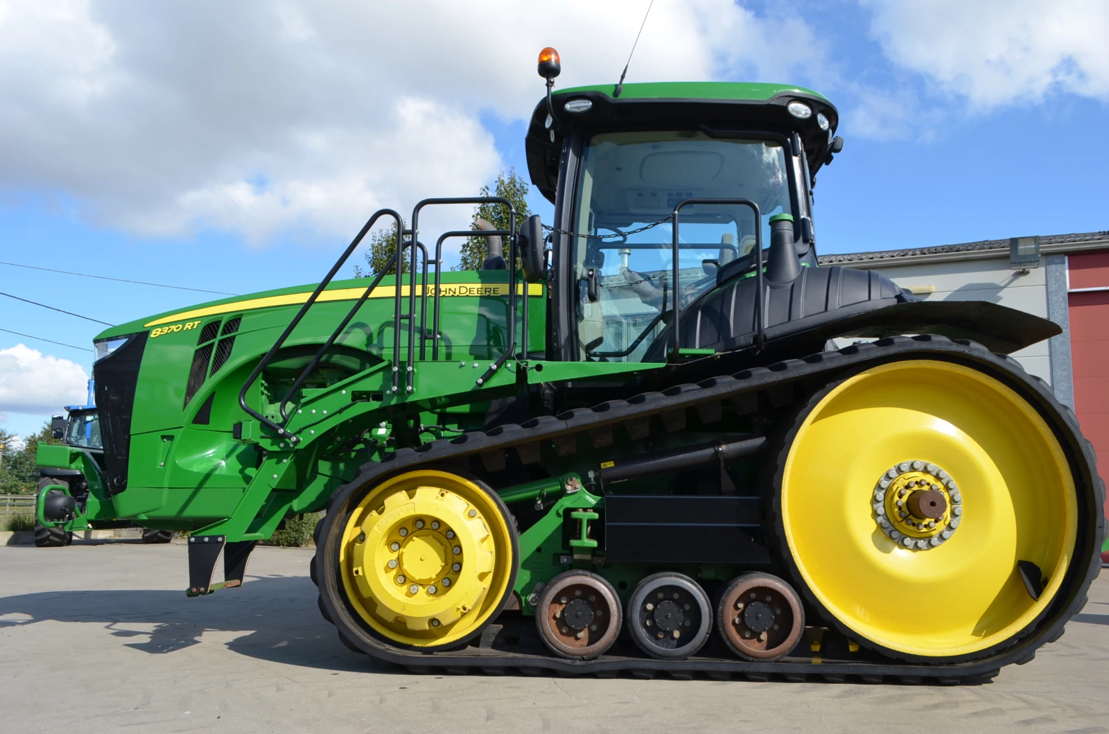 Трактор John Deere  8370RT - изображение 2