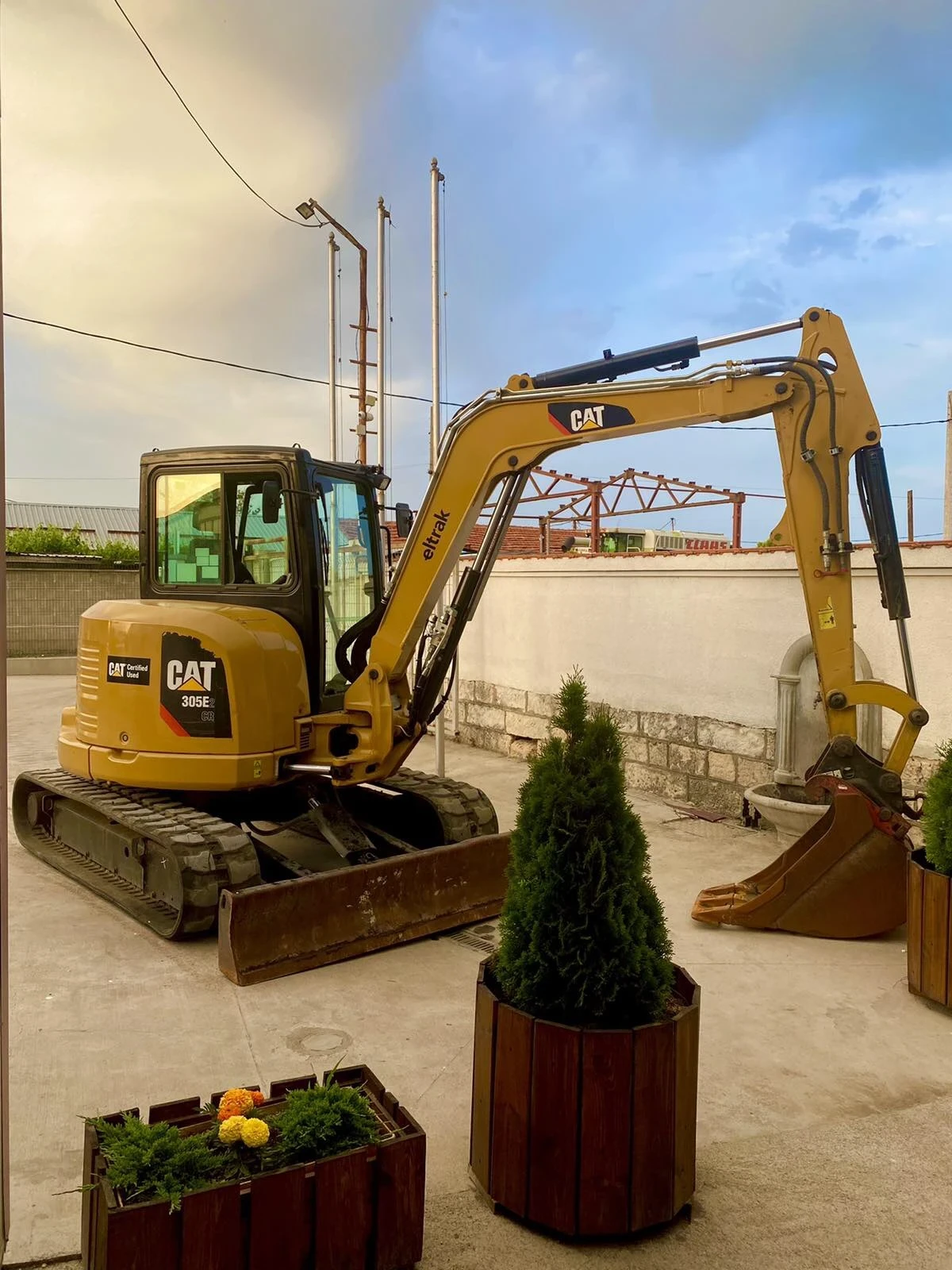 Багер Caterpillar CAT 305 CR2