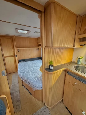 Каравана LMC 710 / НОВ ВНОС / РЕГИСТРИРАНА / БАНЯ И ТОАЛЕТНА , снимка 11