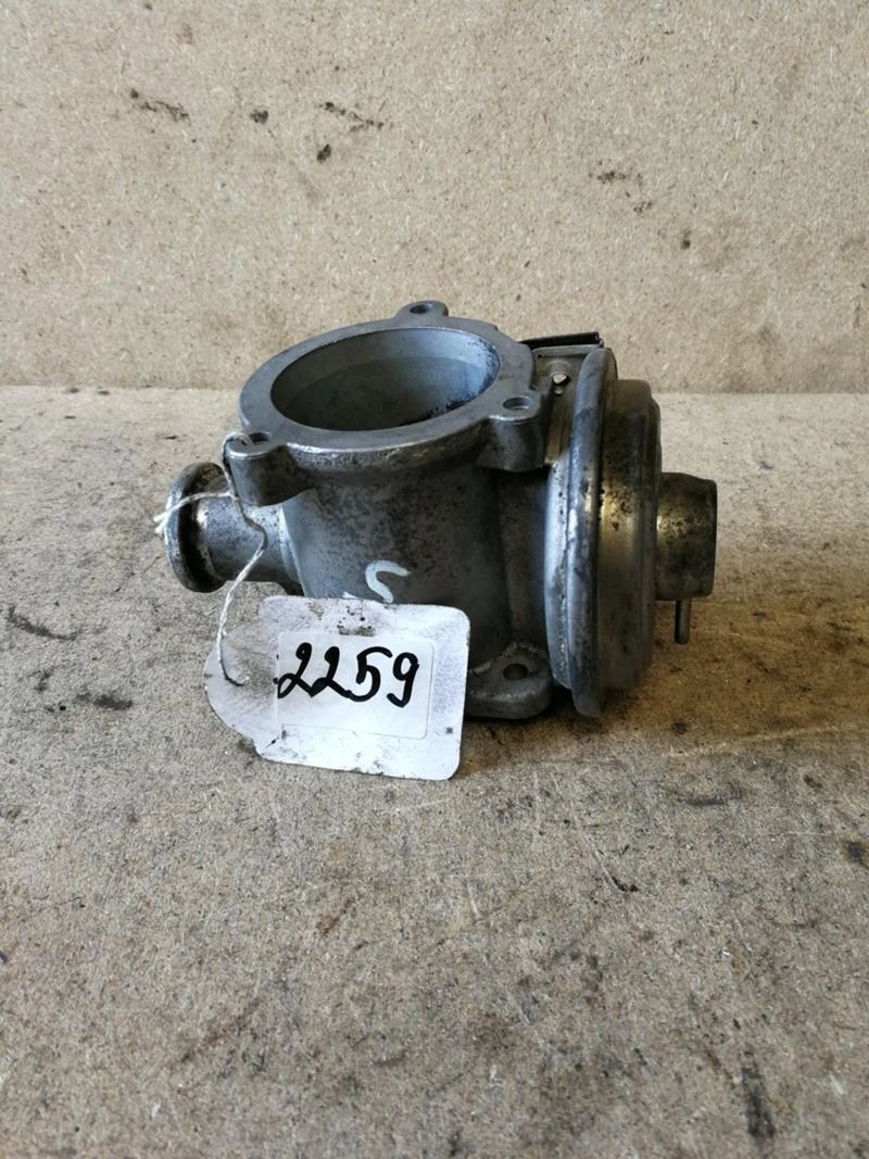 EGR Клапан за BMW E61 E60 Е90 E91 X5 E70 X6 E71 - 3.0D Ref.N.2259, снимка 1 - Части - 39825999