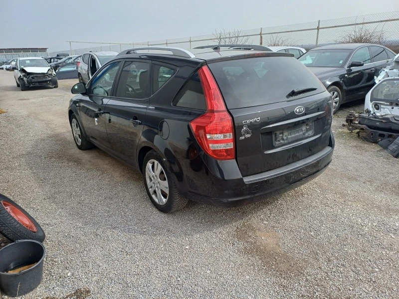 Kia Ceed 1.6crdi--на части, снимка 4 - Автомобили и джипове - 47603641