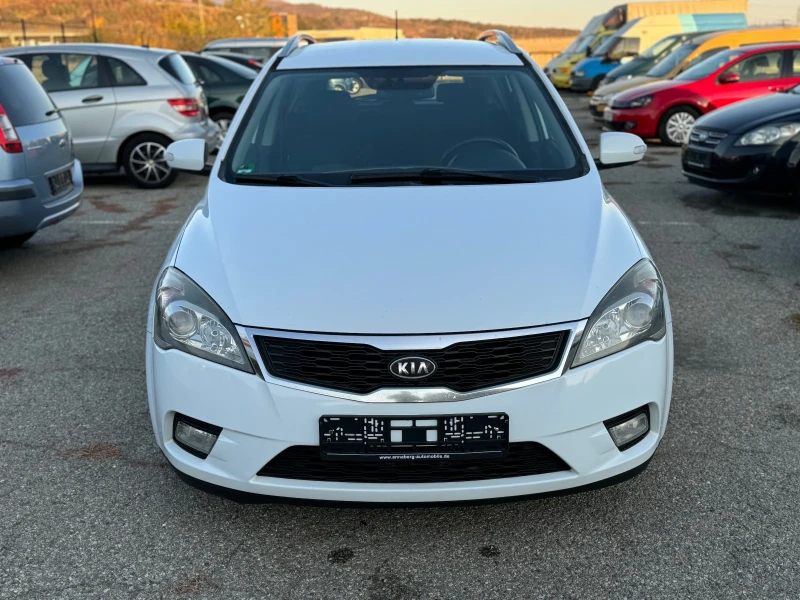 Kia Ceed 1.6 CRDi Spirit Автоматик, снимка 3 - Автомобили и джипове - 45983414