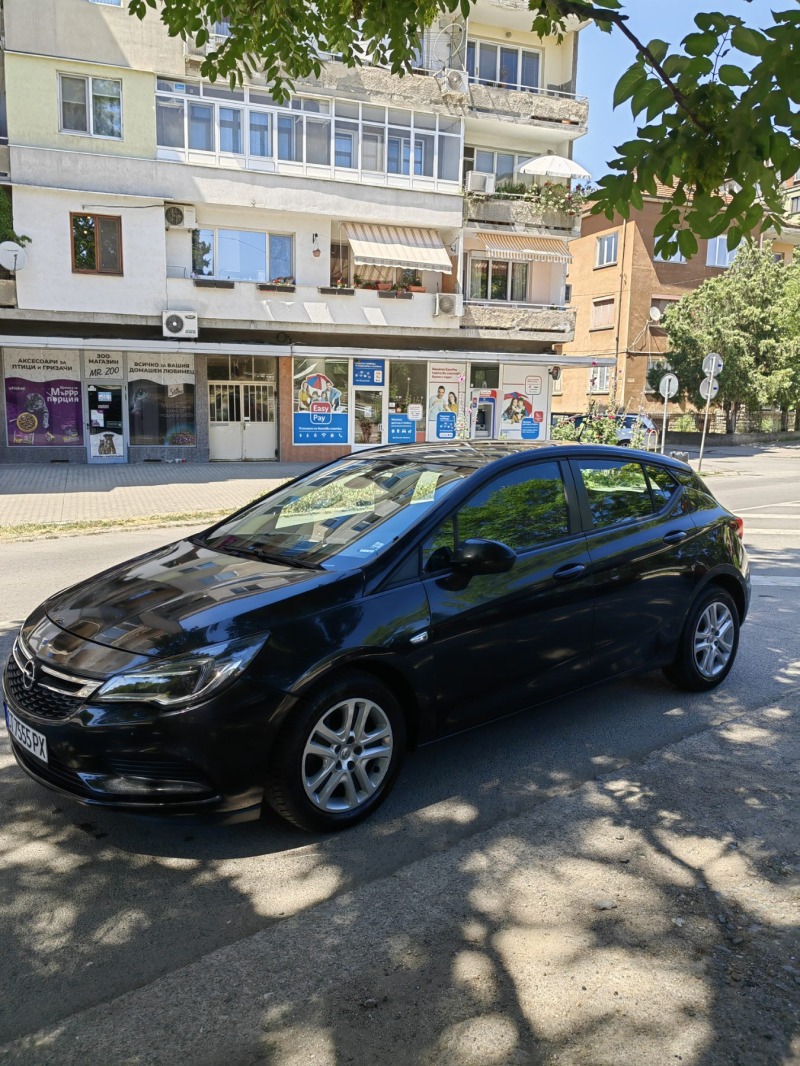 Opel Astra 1.6 CDTI, снимка 4 - Автомобили и джипове - 46404873