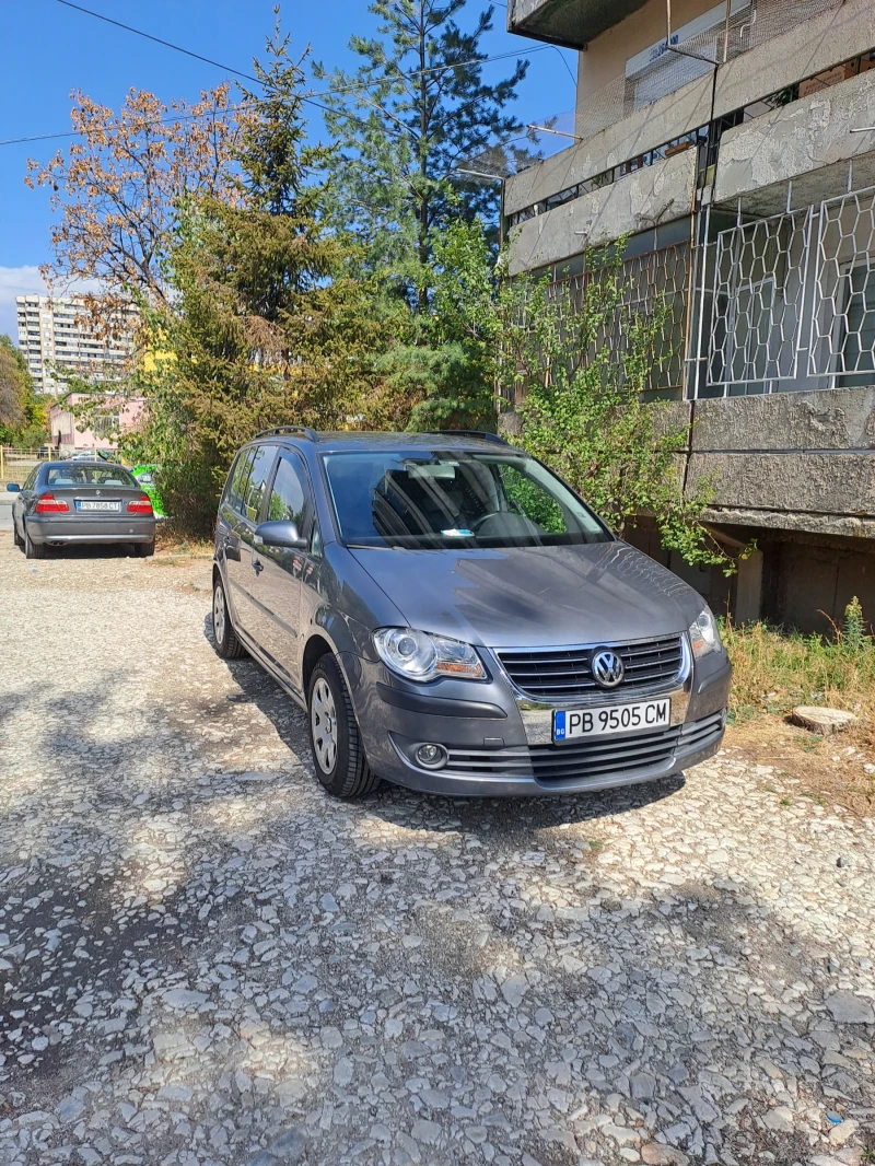 VW Touran, снимка 4 - Автомобили и джипове - 49168114