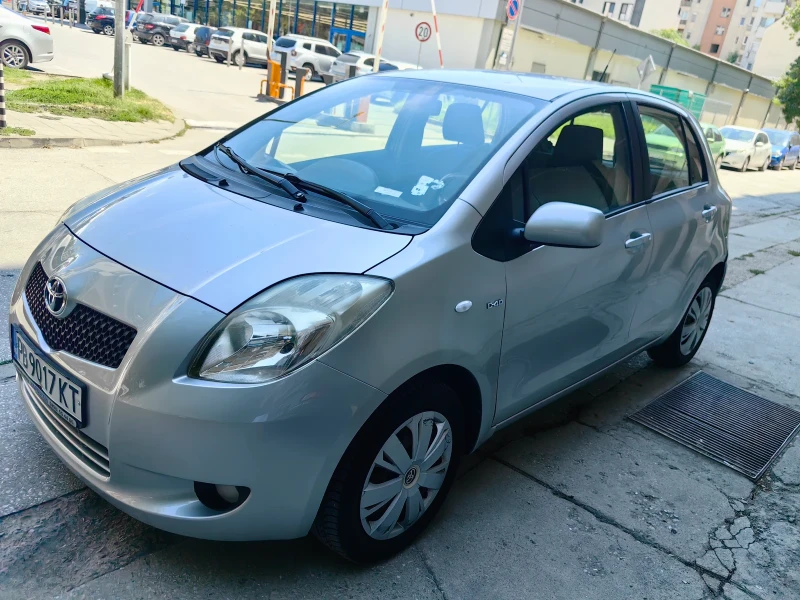 Toyota Yaris 1.3 , снимка 2 - Автомобили и джипове - 52648370