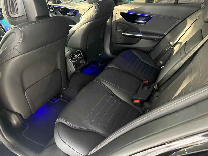 Mercedes-Benz C 300 AMG-LINE/309HP/NIGHT/CAM/NAVI/LED/CPLAY/258gpr, снимка 13 - Автомобили и джипове - 51580141