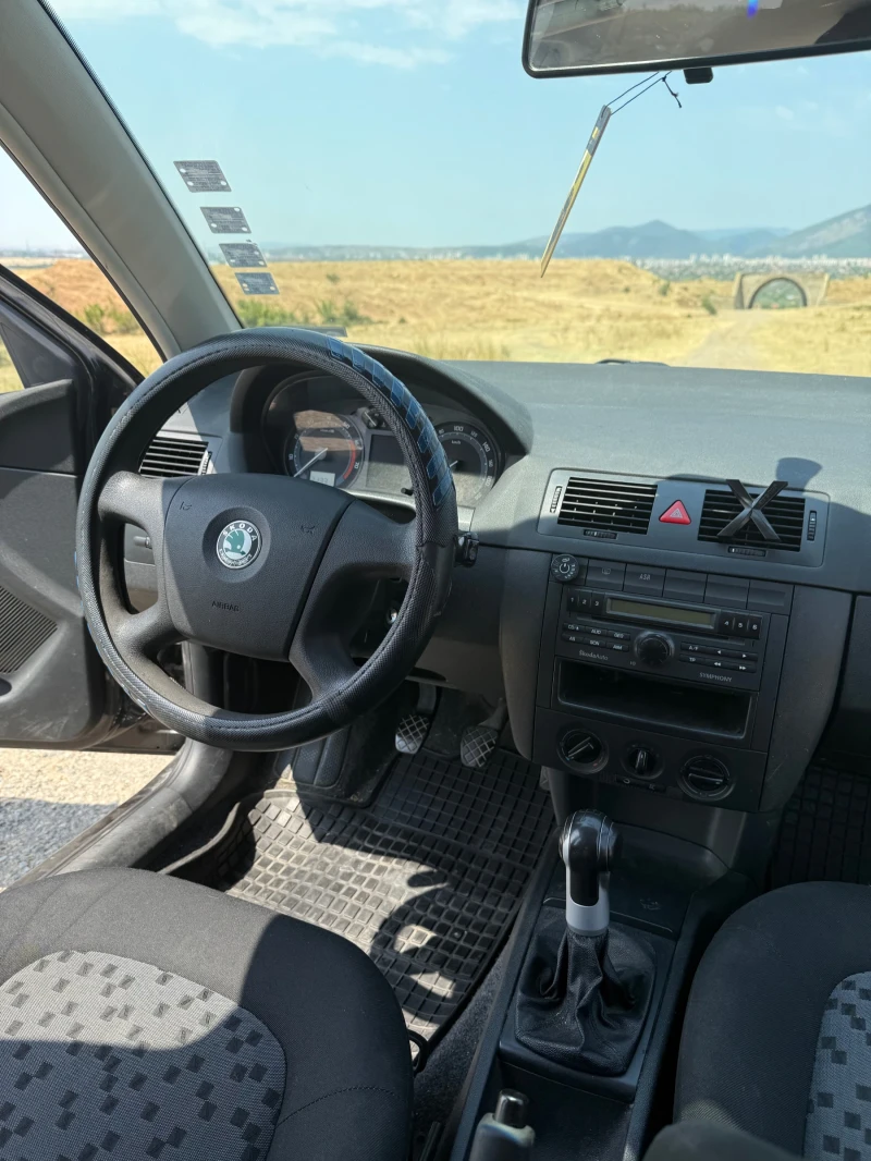 Skoda Fabia, снимка 5 - Автомобили и джипове - 52694105