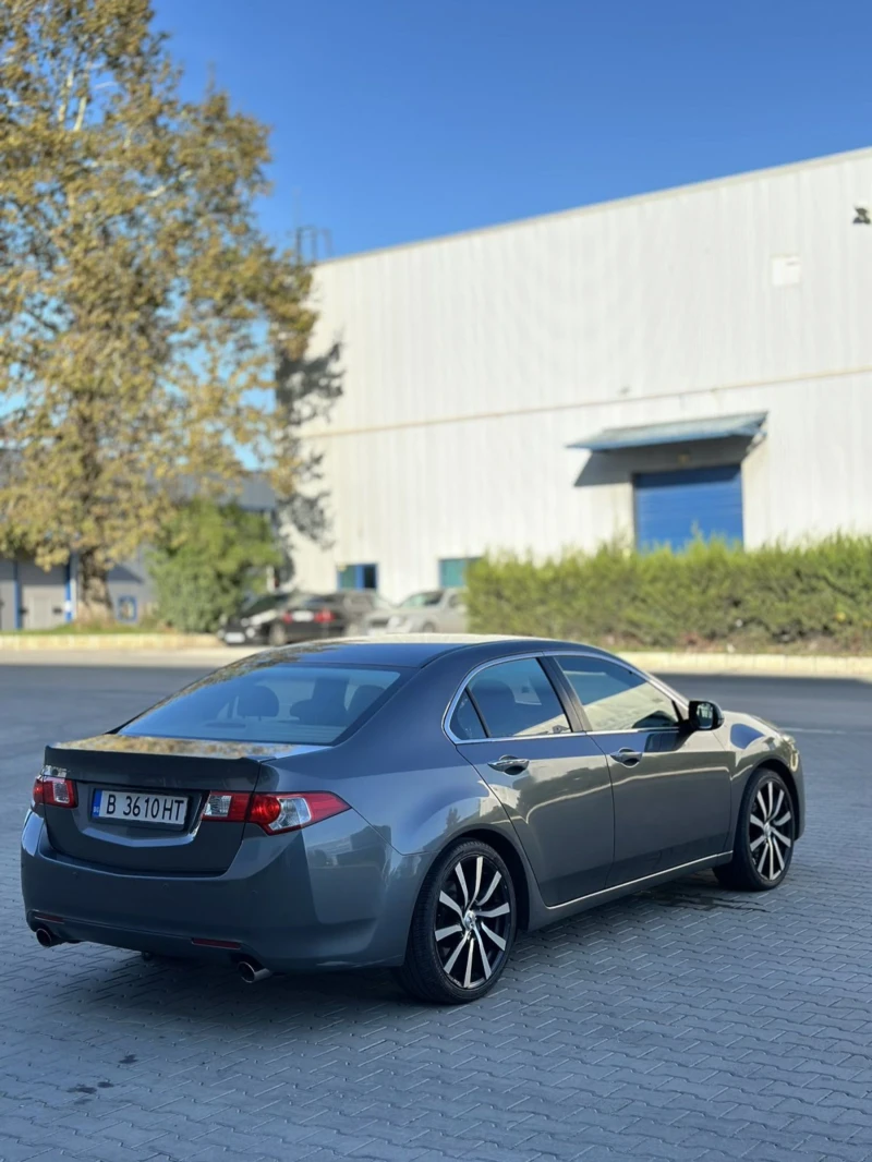 Honda Accord 2.4 I-VTEC, снимка 4 - Автомобили и джипове - 52389749