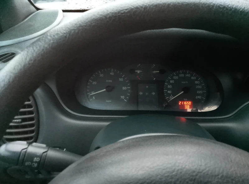 Renault Scenic, снимка 5 - Автомобили и джипове - 53107990