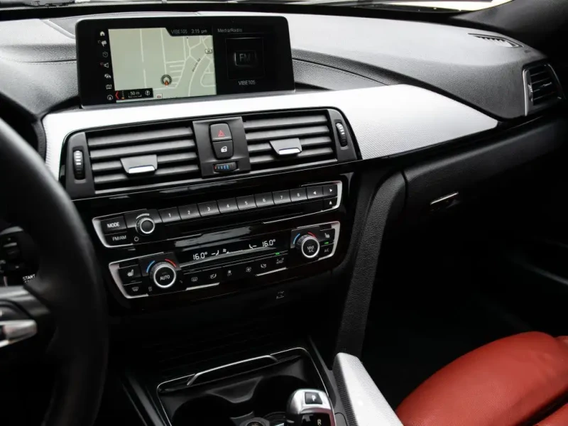 BMW 330 xDrive M Sport * CARFAX* ОПЦИЯ ЗА ФИНАНСИРАНЕ* , снимка 9 - Автомобили и джипове - 53210340