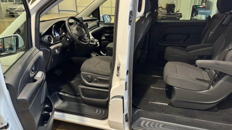 Mercedes-Benz V 300 V 220, снимка 9 - Автомобили и джипове - 53400760