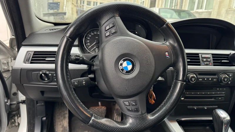 BMW 330 E91/ 3.0/ xDrive, снимка 7 - Автомобили и джипове - 53466289