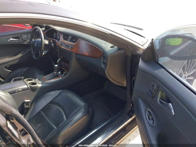 Mercedes-Benz CLS 55 AMG КОЖА* ПОДГРЕВ* ОБДУХВАНЕ* NAVI* LED* ШИБИДАХ* , снимка 5 - Автомобили и джипове - 55663270