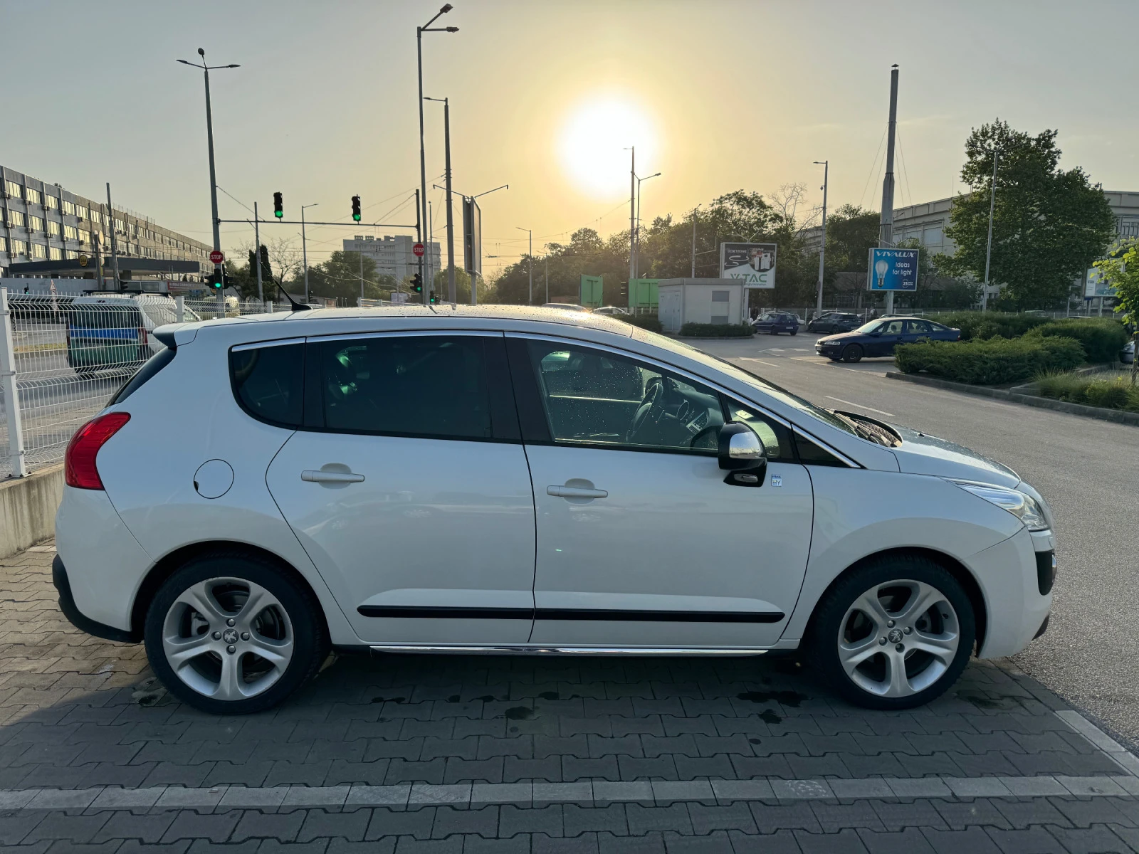 Peugeot 3008 2.0 HDI Дизел/Хибрид 4Х4 - изображение 5