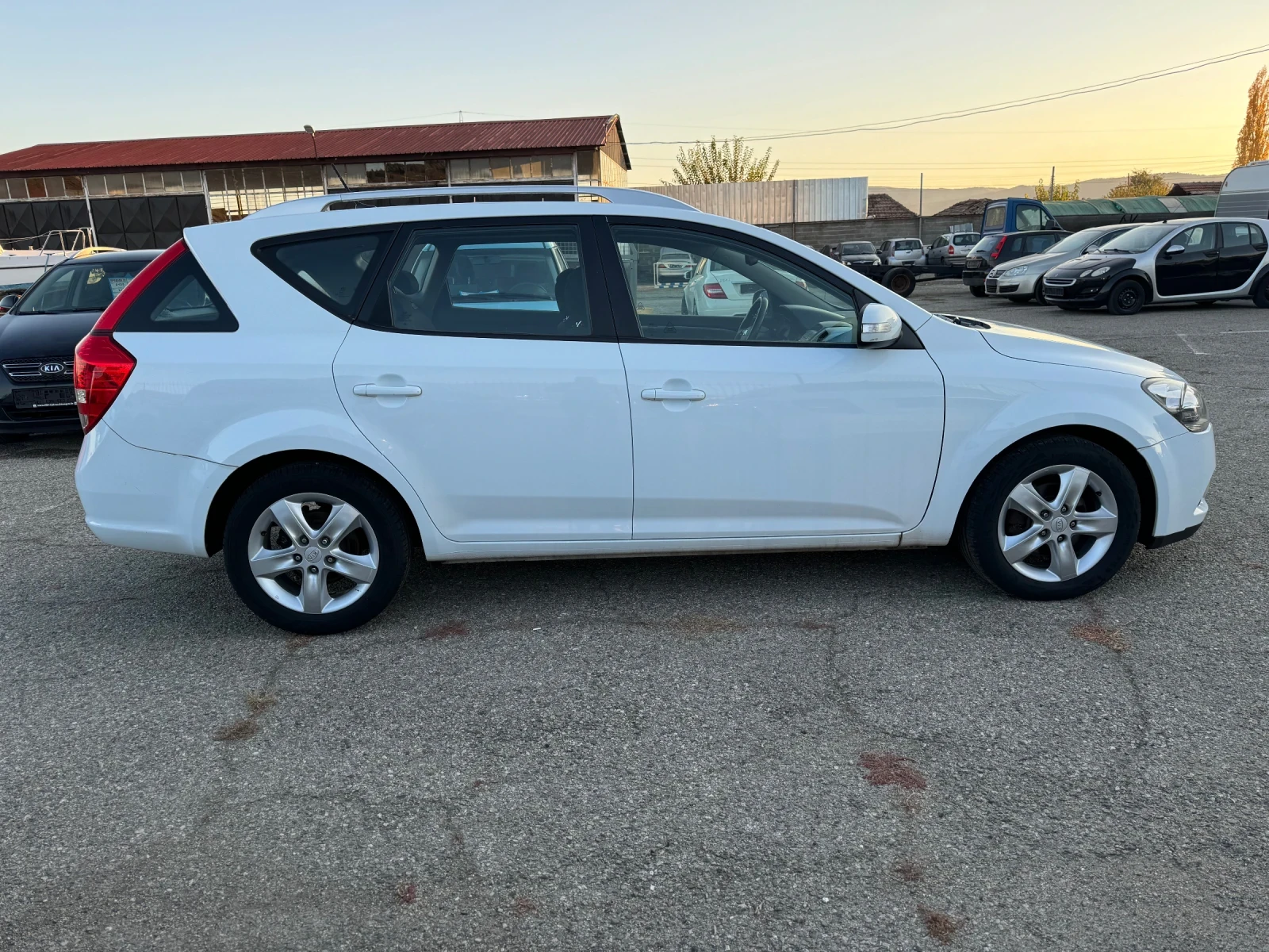 Kia Ceed 1.6 CRDi Spirit Автоматик - изображение 7