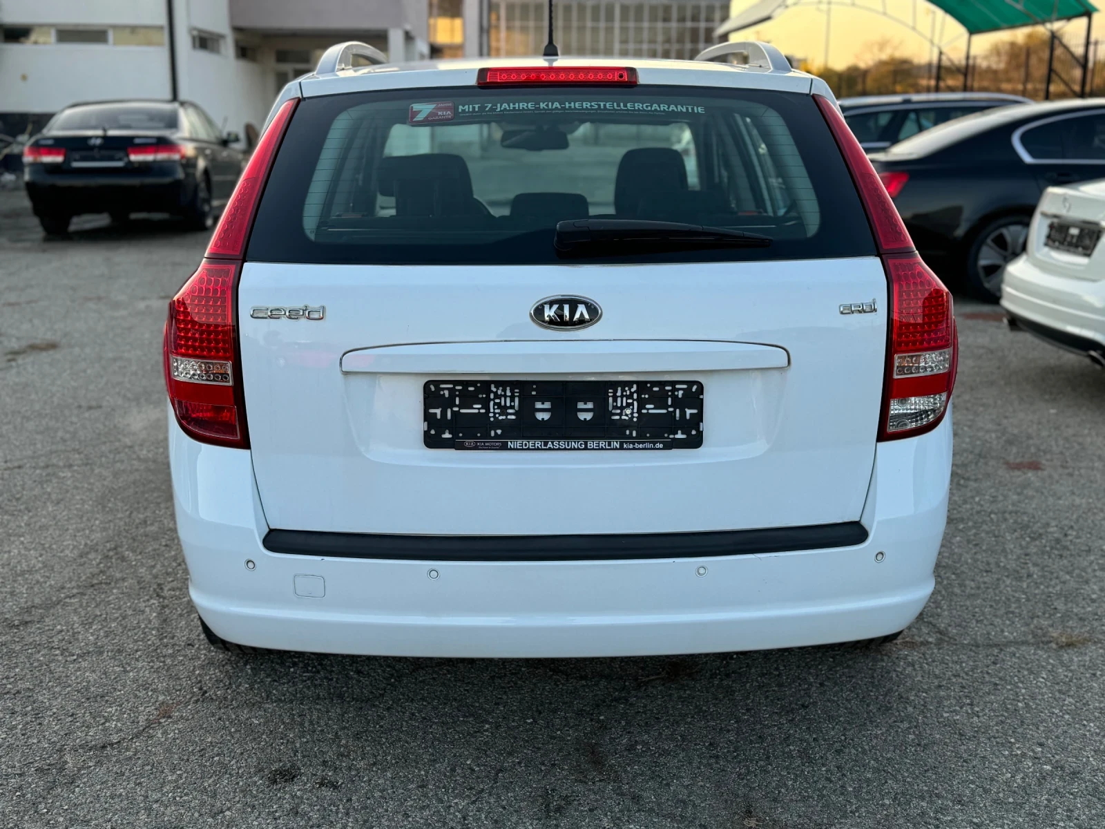 Kia Ceed 1.6 CRDi Spirit Автоматик - изображение 6