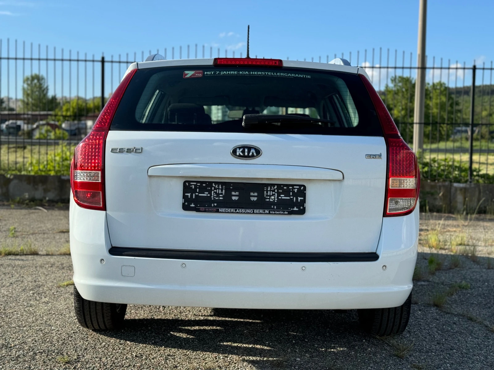 Kia Ceed 1.6 CRDi Spirit Автоматик - изображение 7