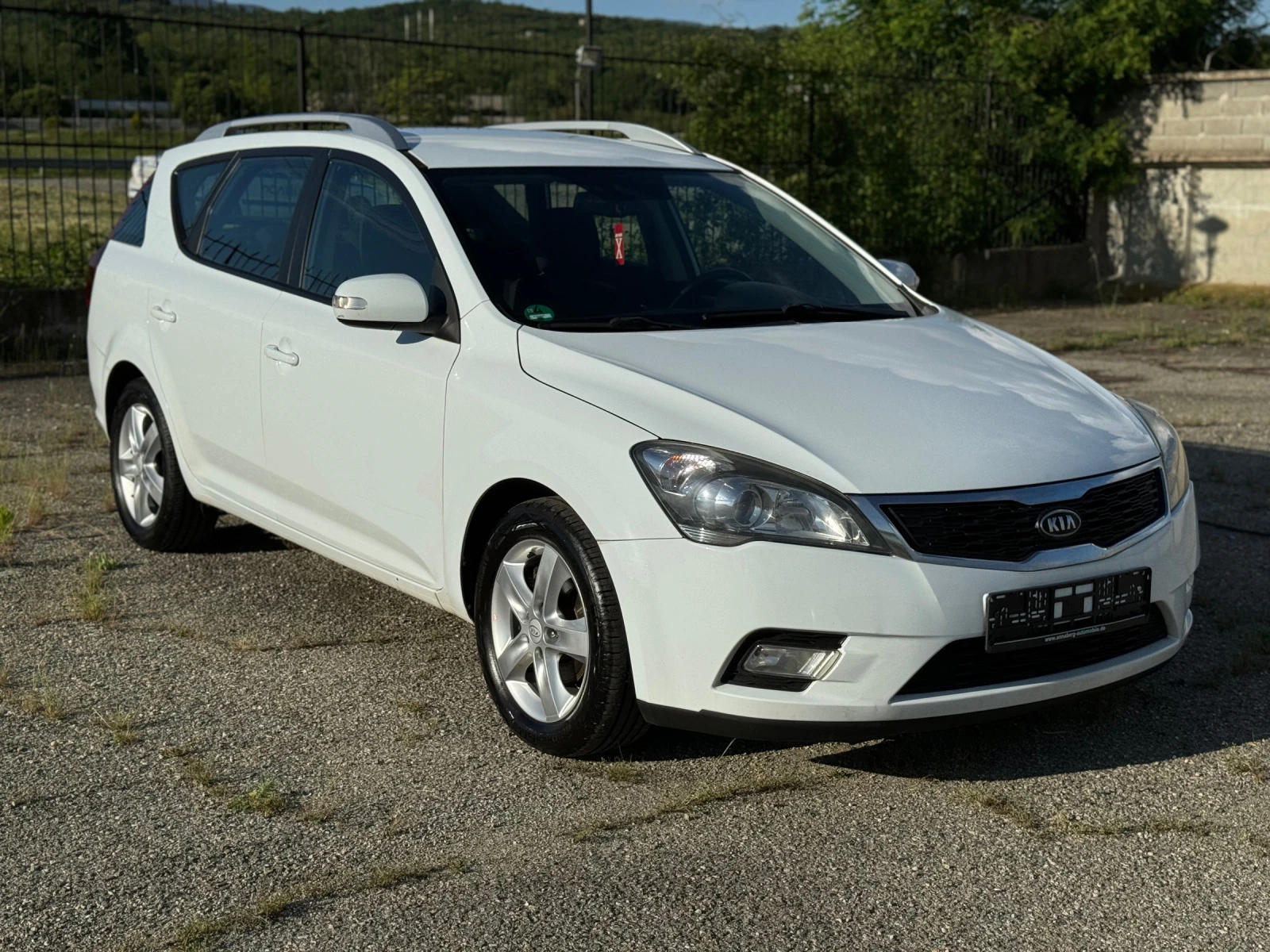 Kia Ceed 1.6 CRDi Spirit Автоматик - изображение 2