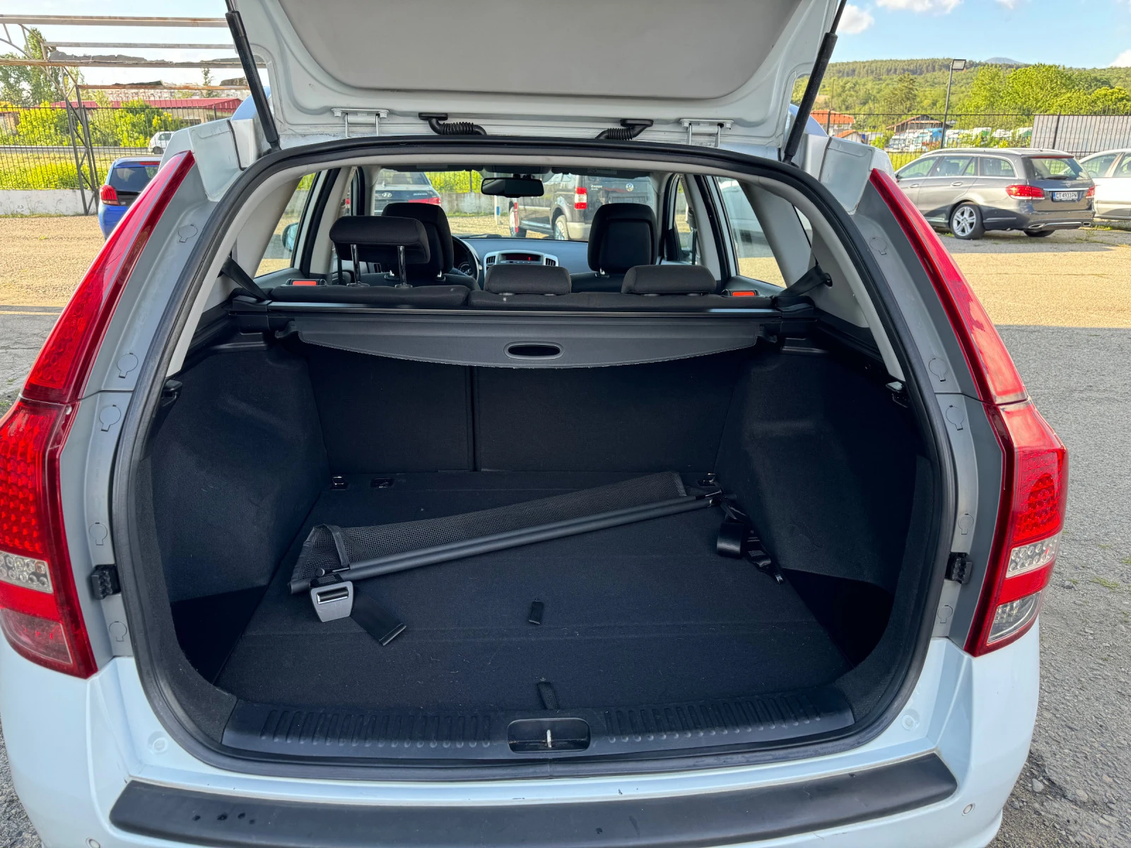 Kia Ceed 1.6 CRDi Spirit  | Mobile.bg   13