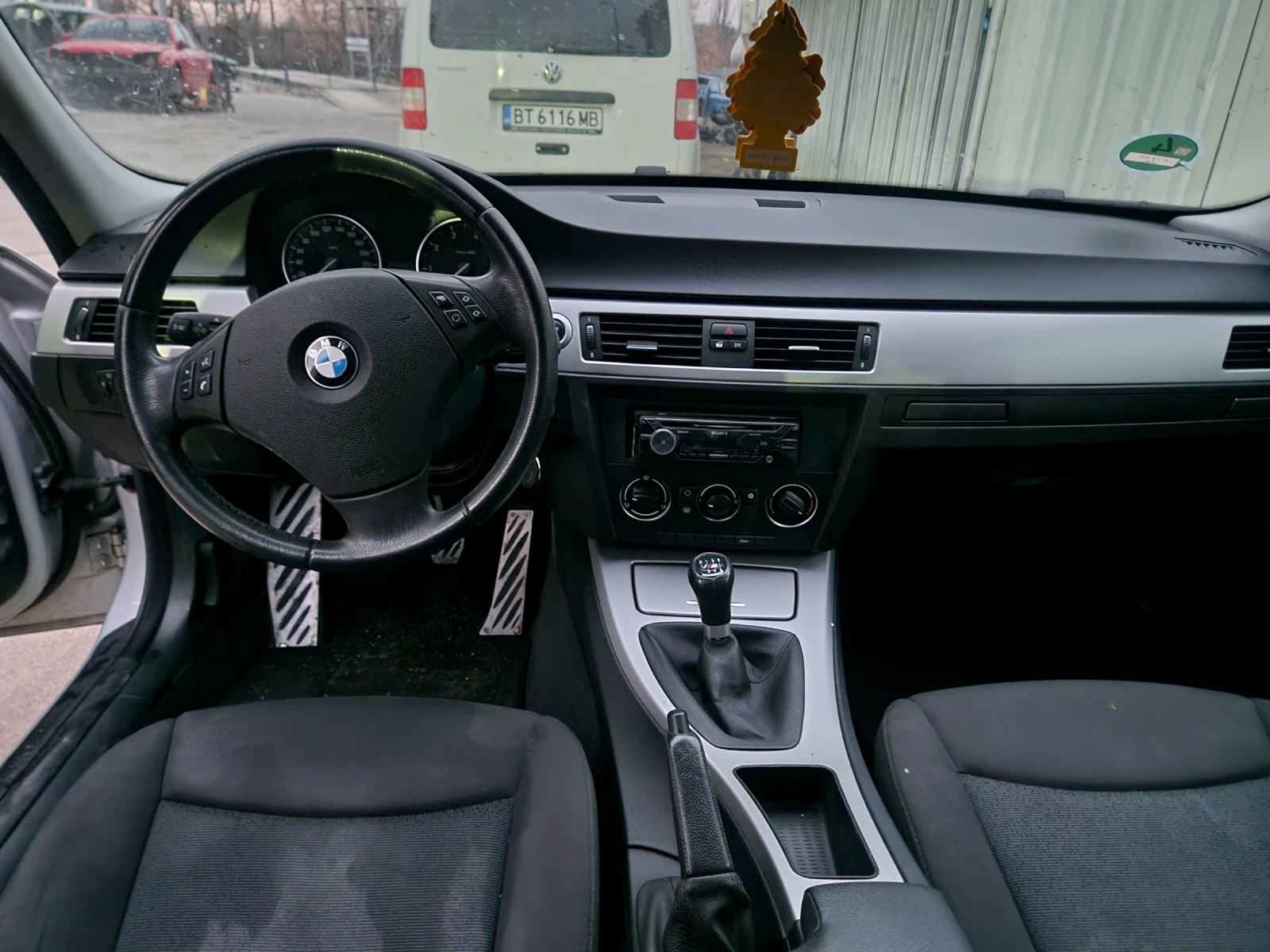 BMW 320 2.0i 143к.с. 6ск. - изображение 9