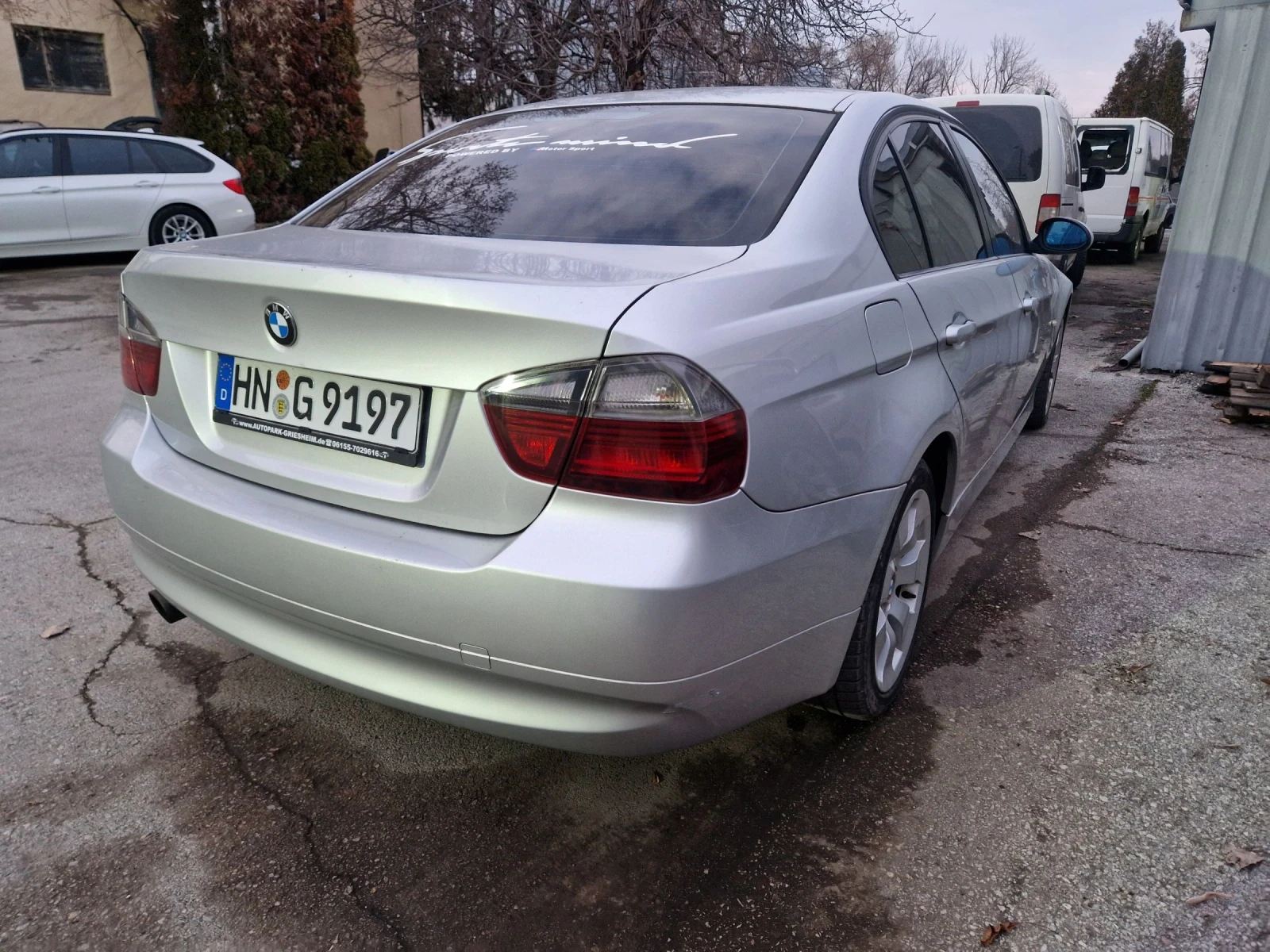 BMW 320 2.0i 143к.с. 6ск. - изображение 5