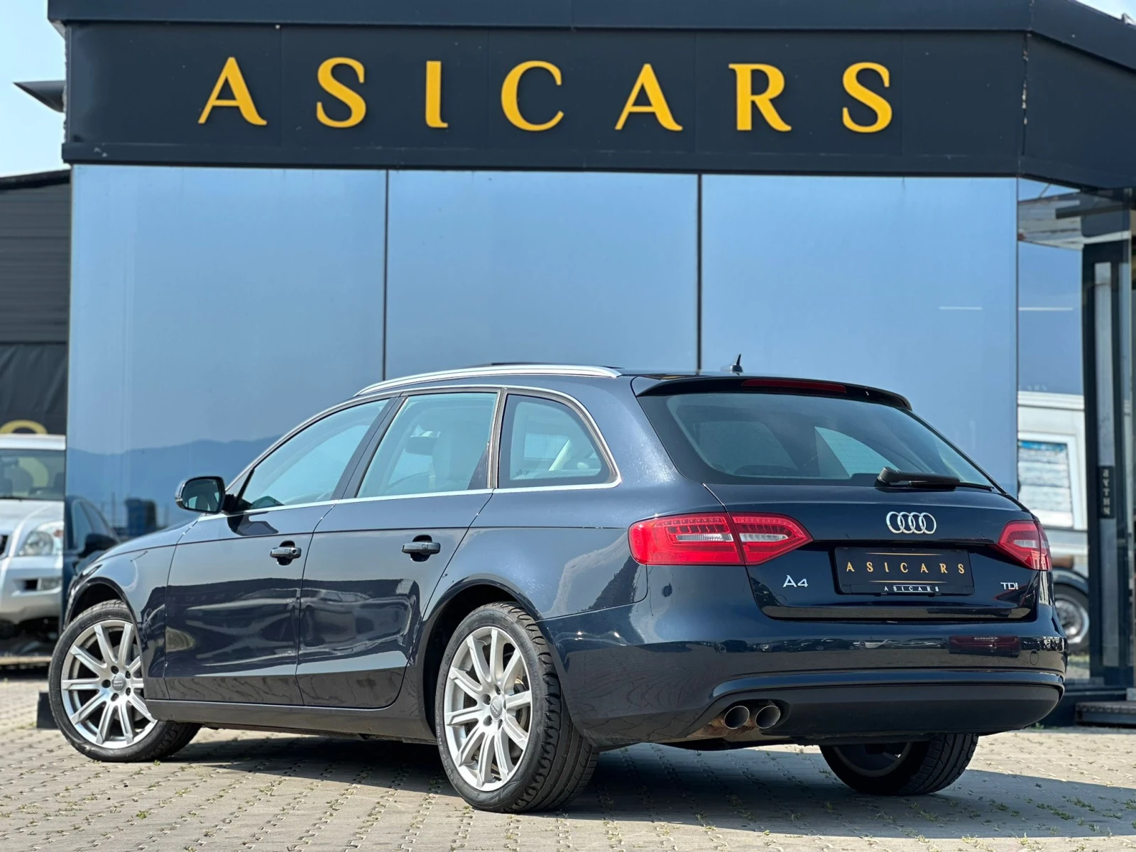 Audi A4 / AVANT / 2.0D / 177 HP / EURO 5 / TOP / - изображение 3