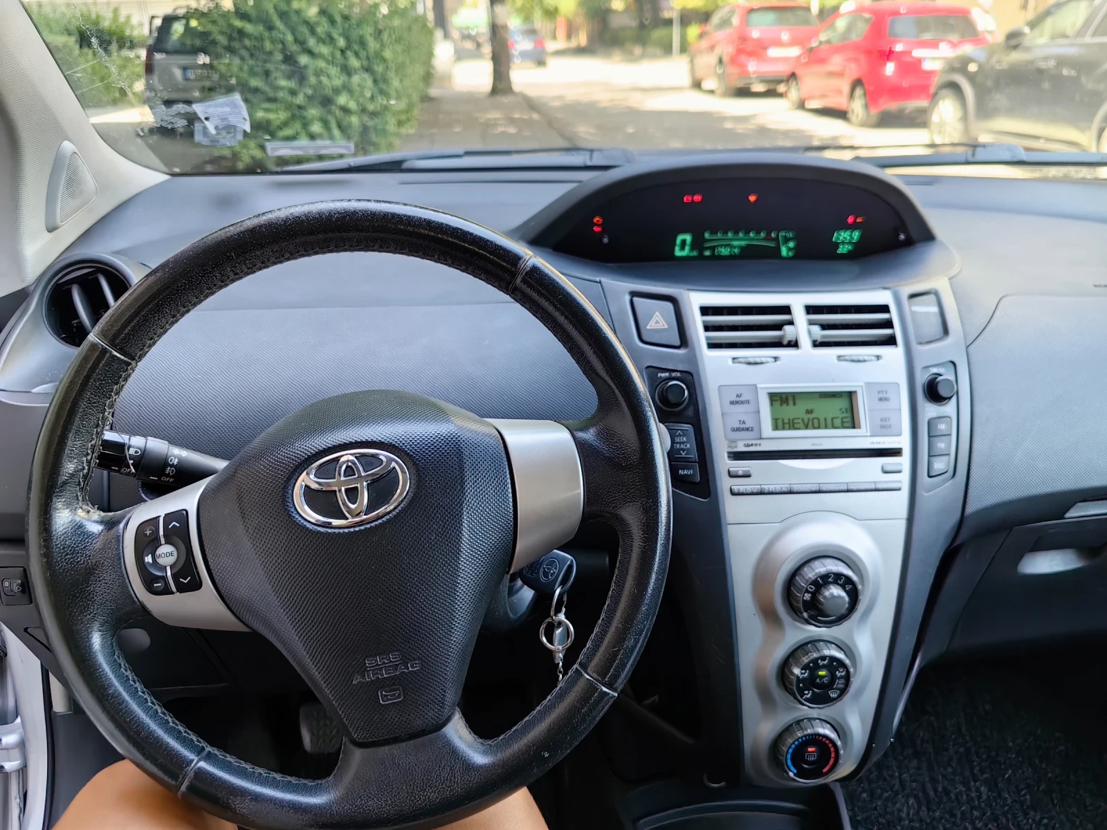 Toyota Yaris 1.3  - изображение 5