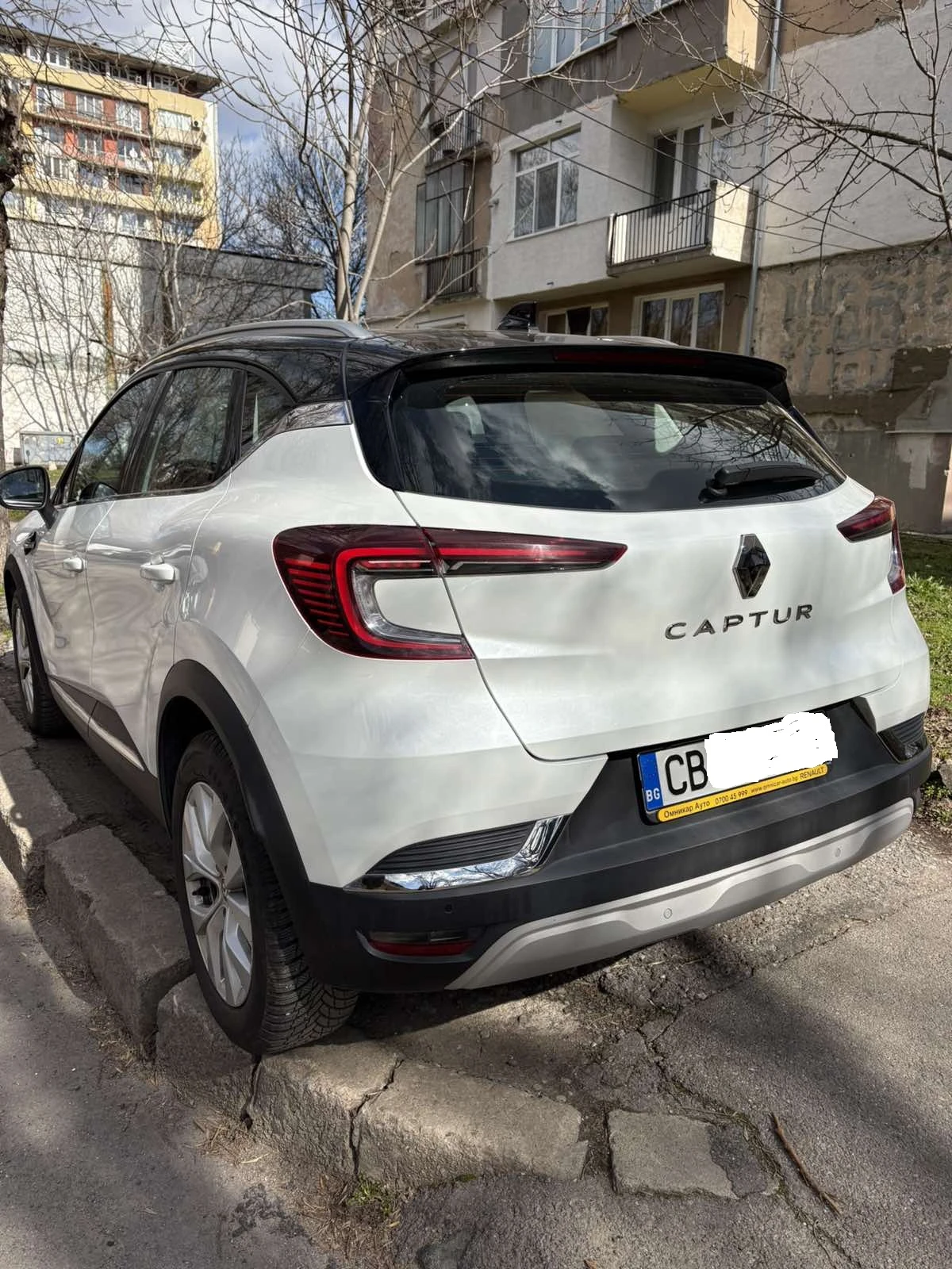 Renault Captur, снимка 6 - Автомобили и джипове - 53819256
