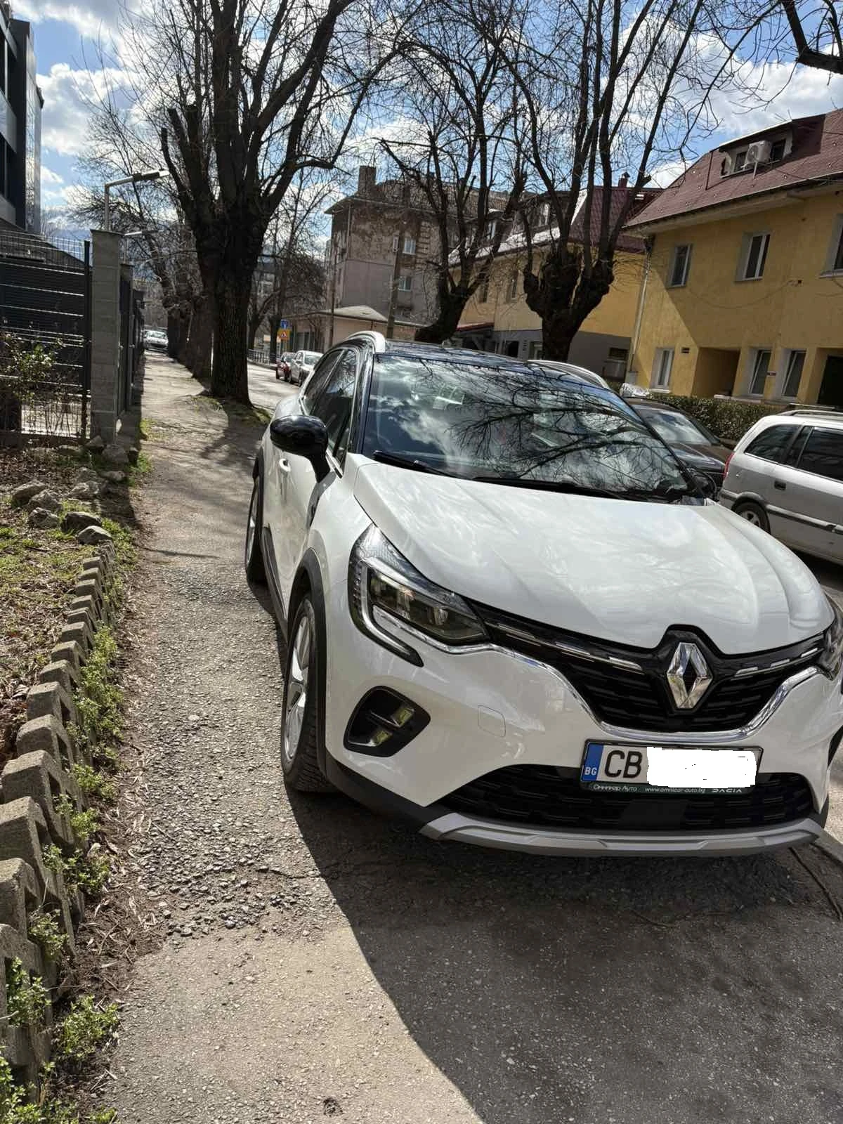 Renault Captur, снимка 3 - Автомобили и джипове - 53819256