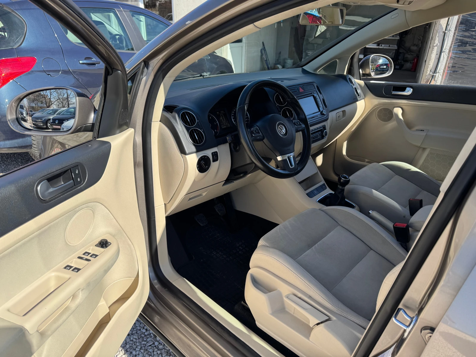 VW Golf Plus 2.0TDI, снимка 8 - Автомобили и джипове - 53783218