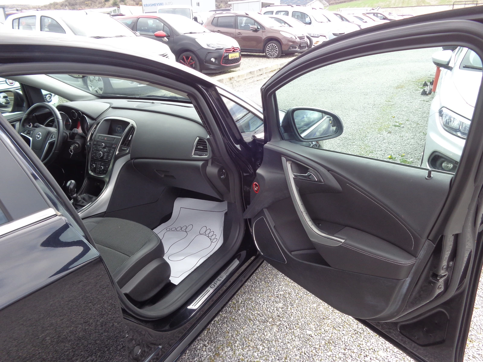 Opel Astra 1.7 CDTI COSMO, снимка 11 - Автомобили и джипове - 54126217