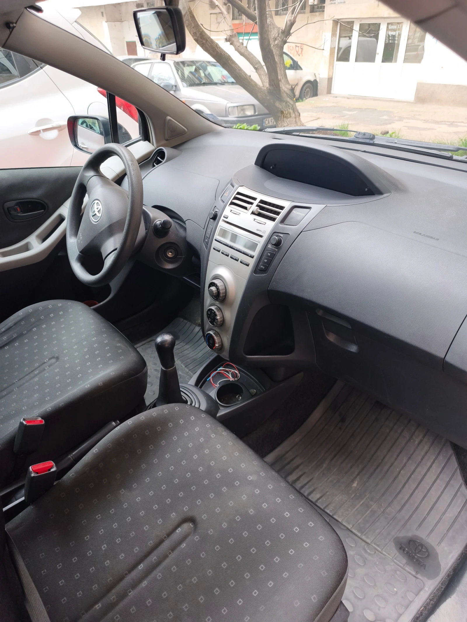 Toyota Yaris, снимка 11 - Автомобили и джипове - 54315076