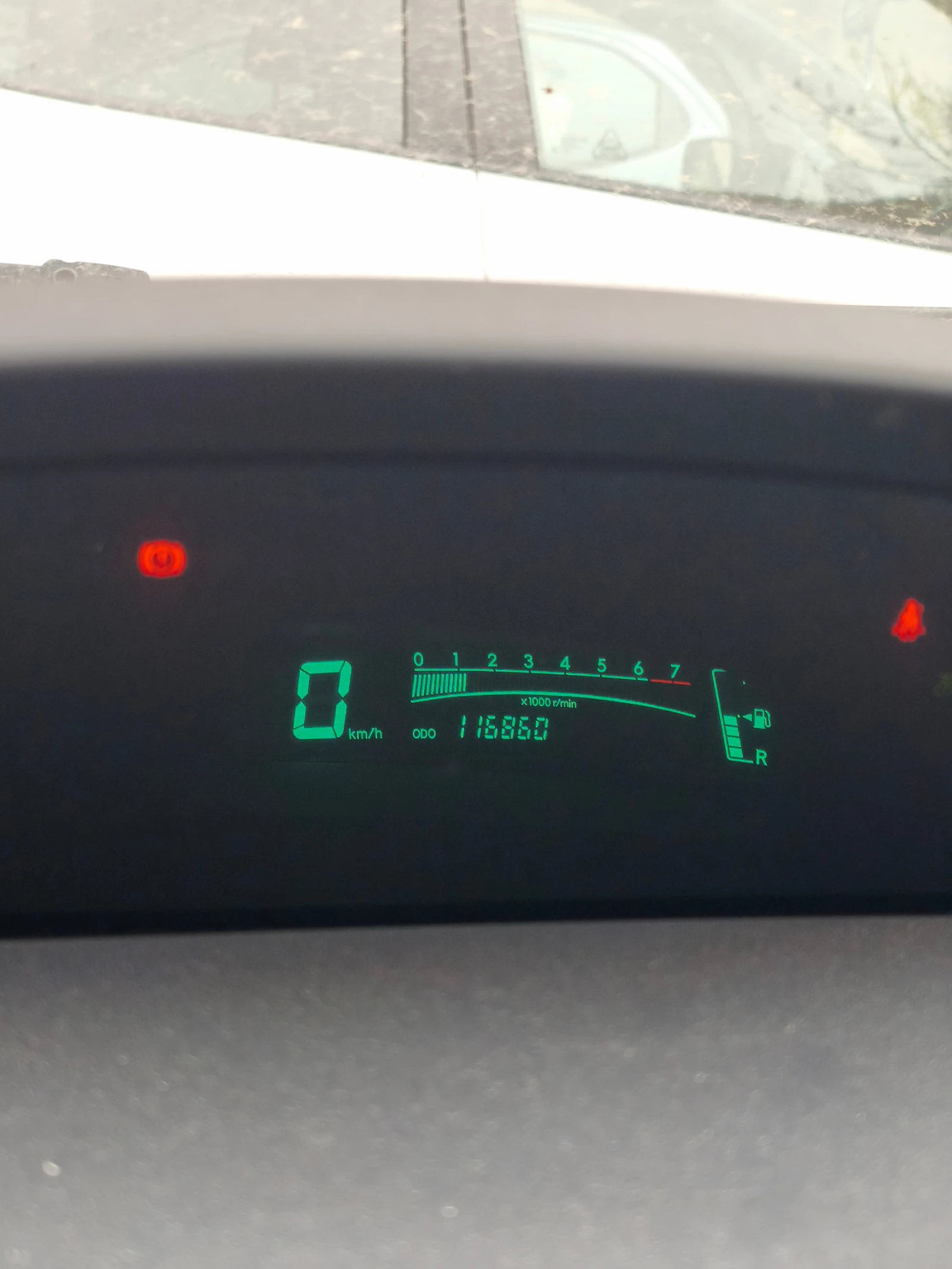 Toyota Yaris, снимка 15 - Автомобили и джипове - 54315076