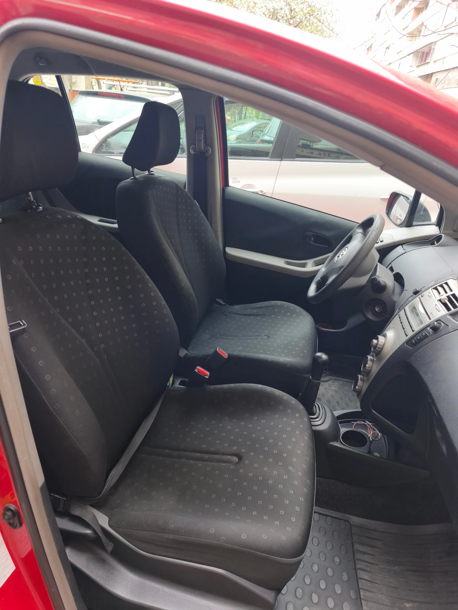 Toyota Yaris, снимка 13 - Автомобили и джипове - 54315076