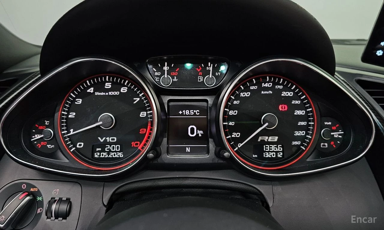 Audi R8 SPIDER* 5.2 V10 COUPE* КОЖА* ПОДГРЕВ и ДР , снимка 7 - Автомобили и джипове - 54635951