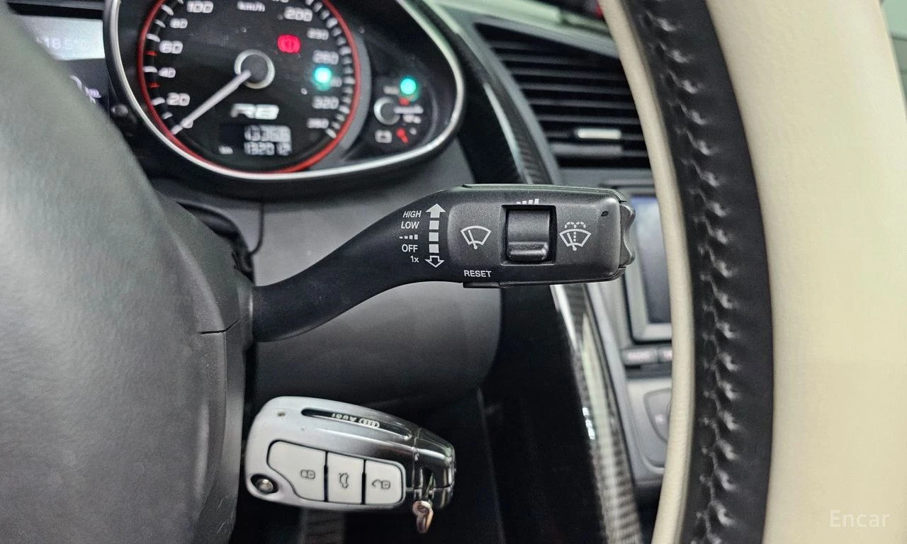 Audi R8 SPIDER* 5.2 V10 COUPE* КОЖА* ПОДГРЕВ и ДР , снимка 16 - Автомобили и джипове - 54635951