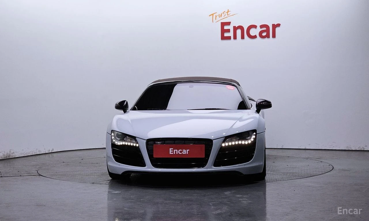 Audi R8 SPIDER* 5.2 V10 COUPE* КОЖА* ПОДГРЕВ и ДР , снимка 3 - Автомобили и джипове - 54635951