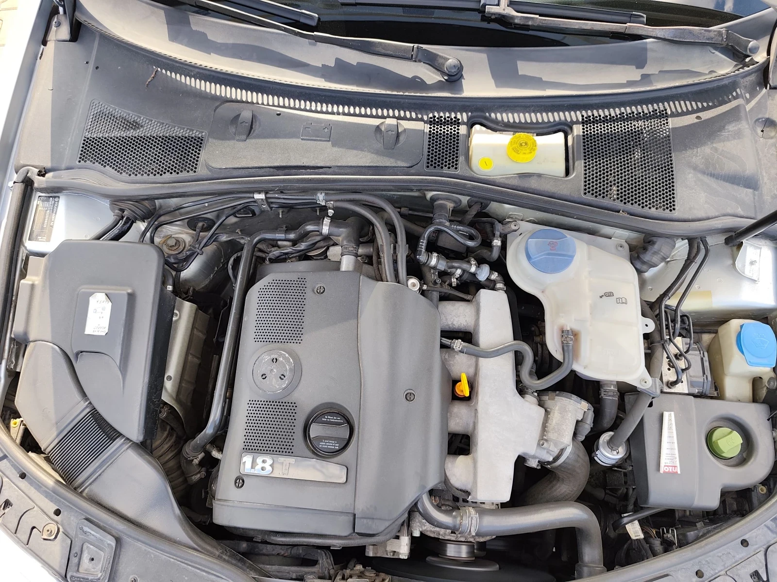 VW Passat 1.8T Highline , снимка 17 - Автомобили и джипове - 54693166