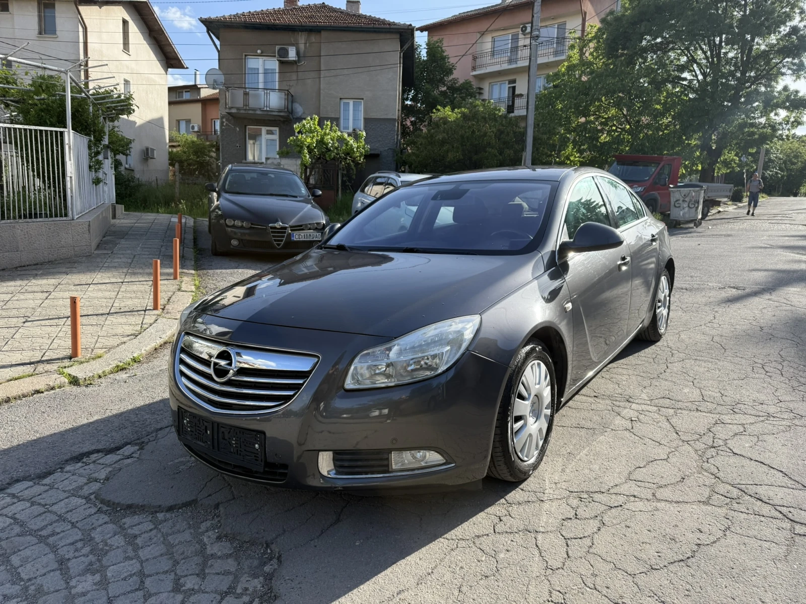 Opel Insignia 1.8 Газ/Бензин, снимка 2 - Автомобили и джипове - 55039196