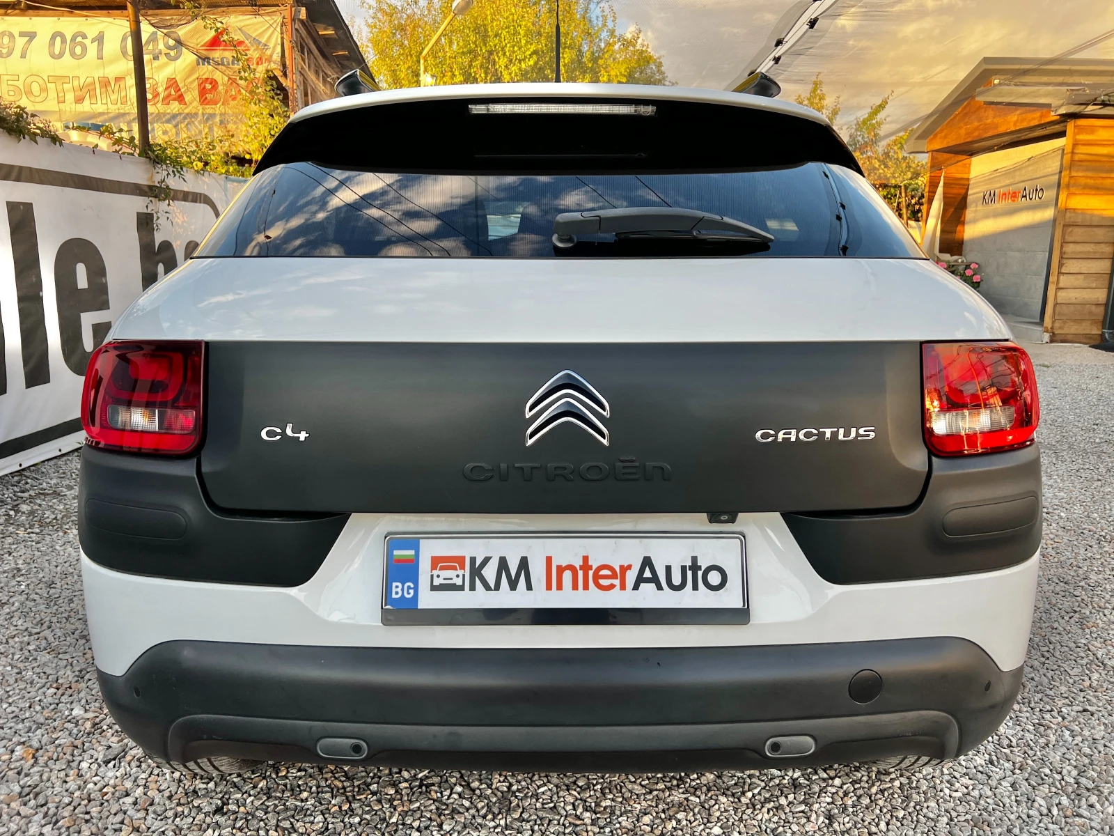 Citroen C4 Cactus 1.2i AUT/NAVI/КАМЕРА/РЕАЛНИ КИЛОМЕТРИ, снимка 5 - Автомобили и джипове - 55729089